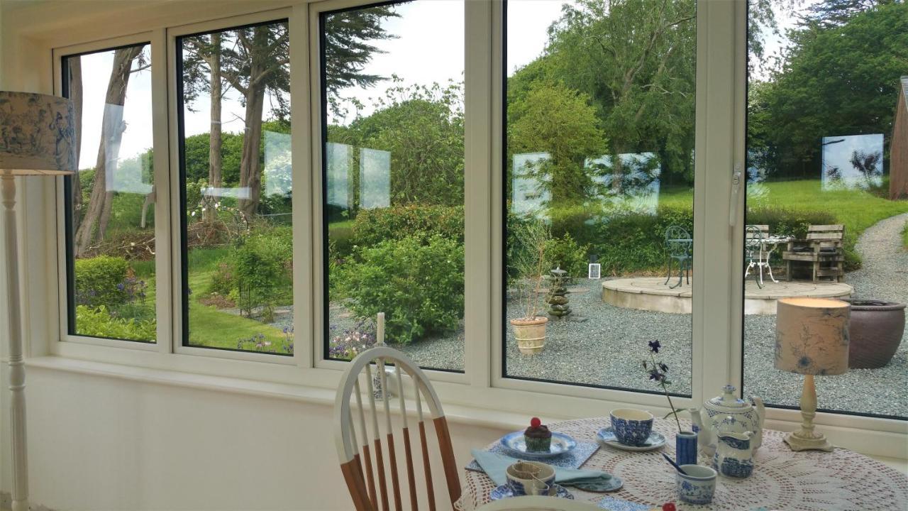 Bed and Breakfast Horsna Parc Retreat Saint Tudy Экстерьер фото